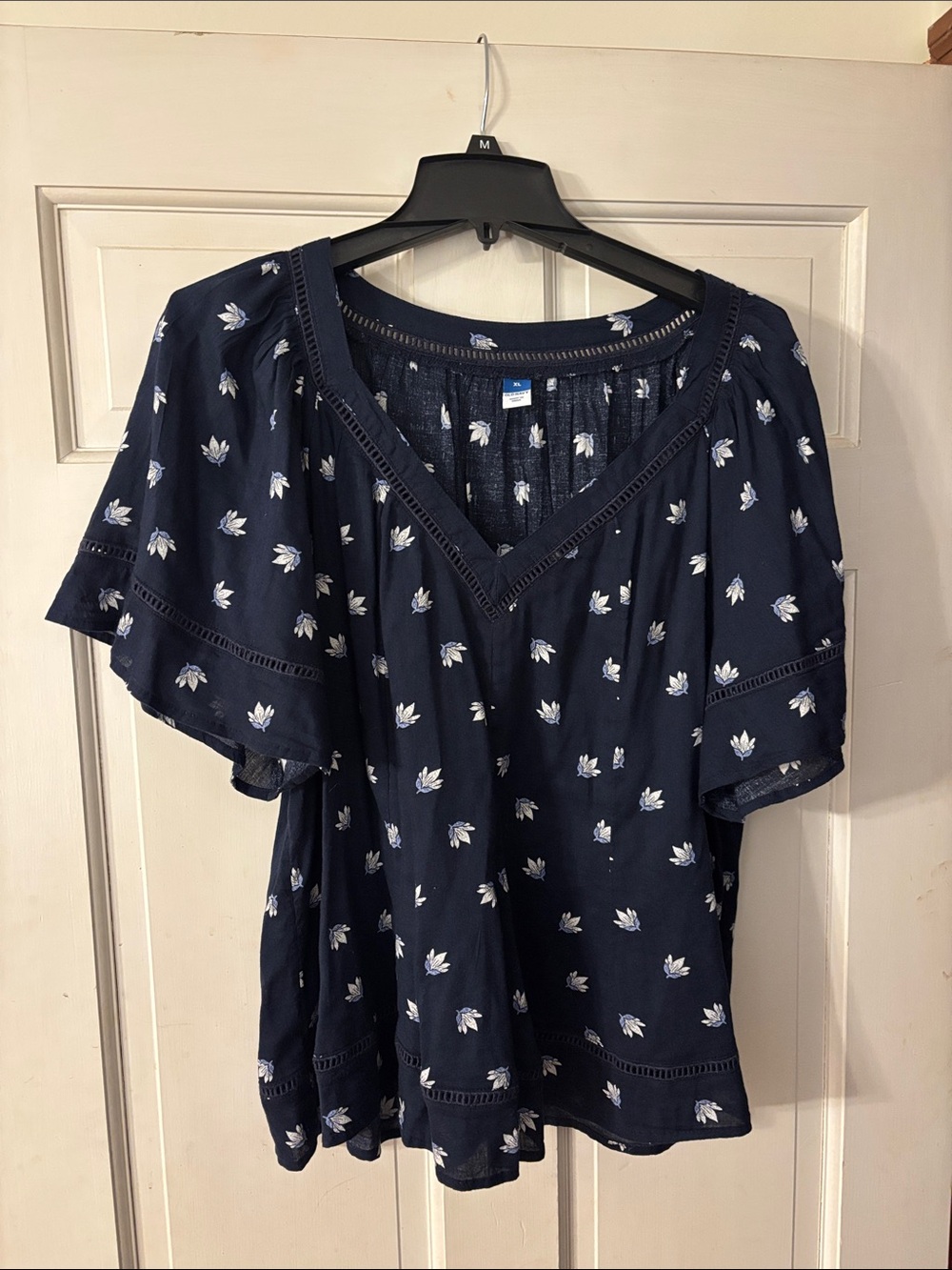 Old Navy Navy Blue Floral V‑Neck Flutter Sleeve Top